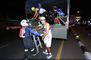 BIB: 
                            <button type="button" onclick="openModal(23016241)" class="btn btn-primary btn-sm float-right btn-popup" data-toggle="modal" data-target=".modal-high-quality">
                        <i class="fas fa-shopping-cart"></i> Add to Cart
                    </button>
                                            <button type="button" onclick="isThisMe(23016241, true)" class="btn btn-success btn-sm float-right btn-popup btn-isme hidden" data-toggle="tooltip" data-placement="bottom" title="นี่คือรูปของคุณใช่ไหม คลิกที่นี่เพื่อเอาเข้าอัลบั้ม">
                        <i class="fas fa-plus"></i> Add to album
                    </button>
                    <button type="button" onclick="isThisMe(23016241, false)" class="btn btn-warning btn-sm float-right btn-popup btn-isnotme hidden">
                        <i class="fas fa-ban"></i> Remove from album
                    </button>